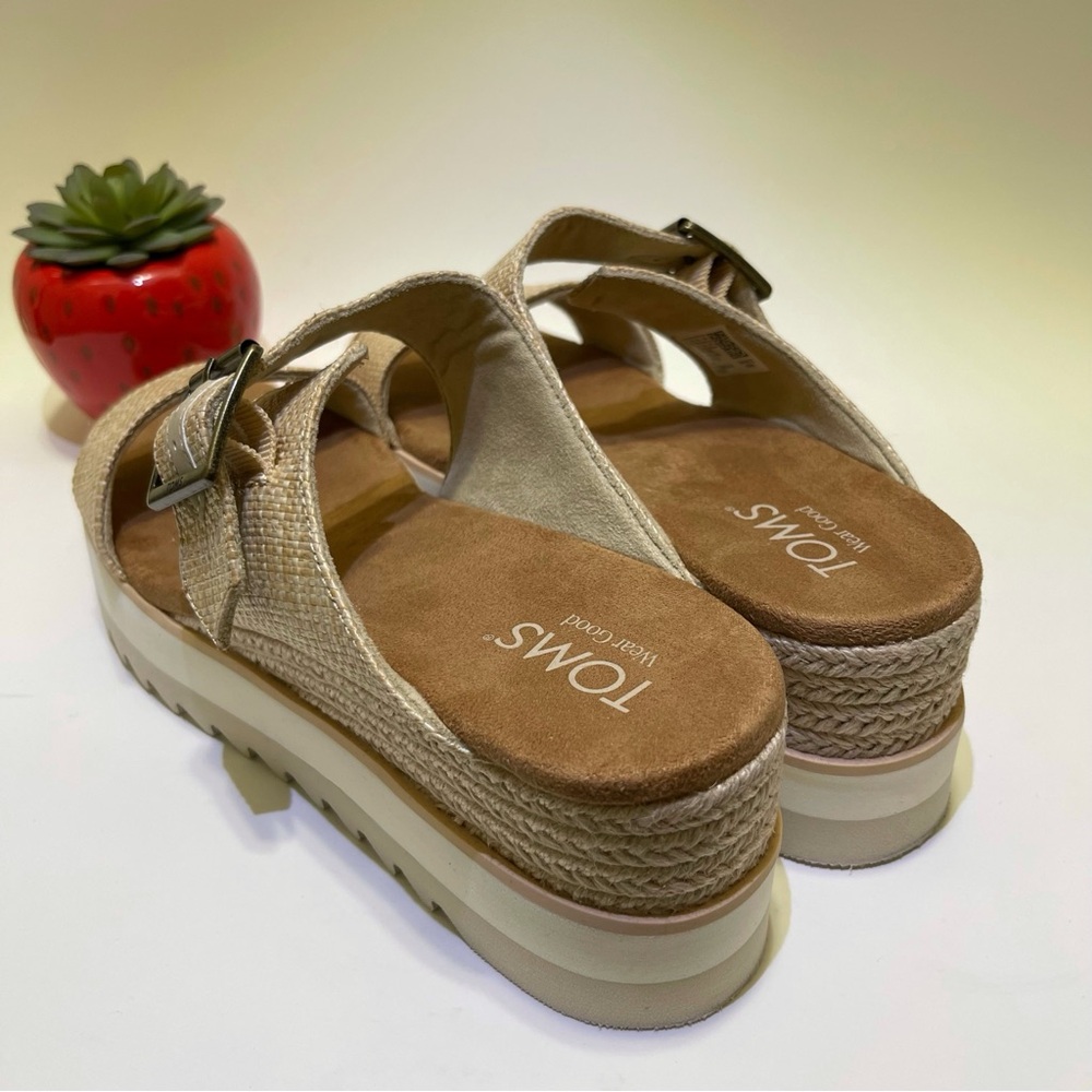 Toms Women’s Diana Mule Buckle Wedge Sandal  Size 10 US beige - Picture 4 of 9